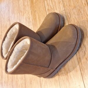 UGG Classic II Short WP Boots